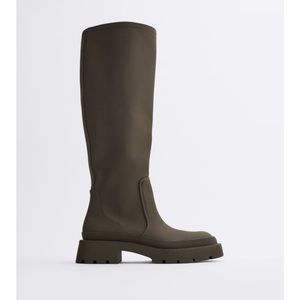 Zara LOW HEEL RUBBERIZED BOOTS